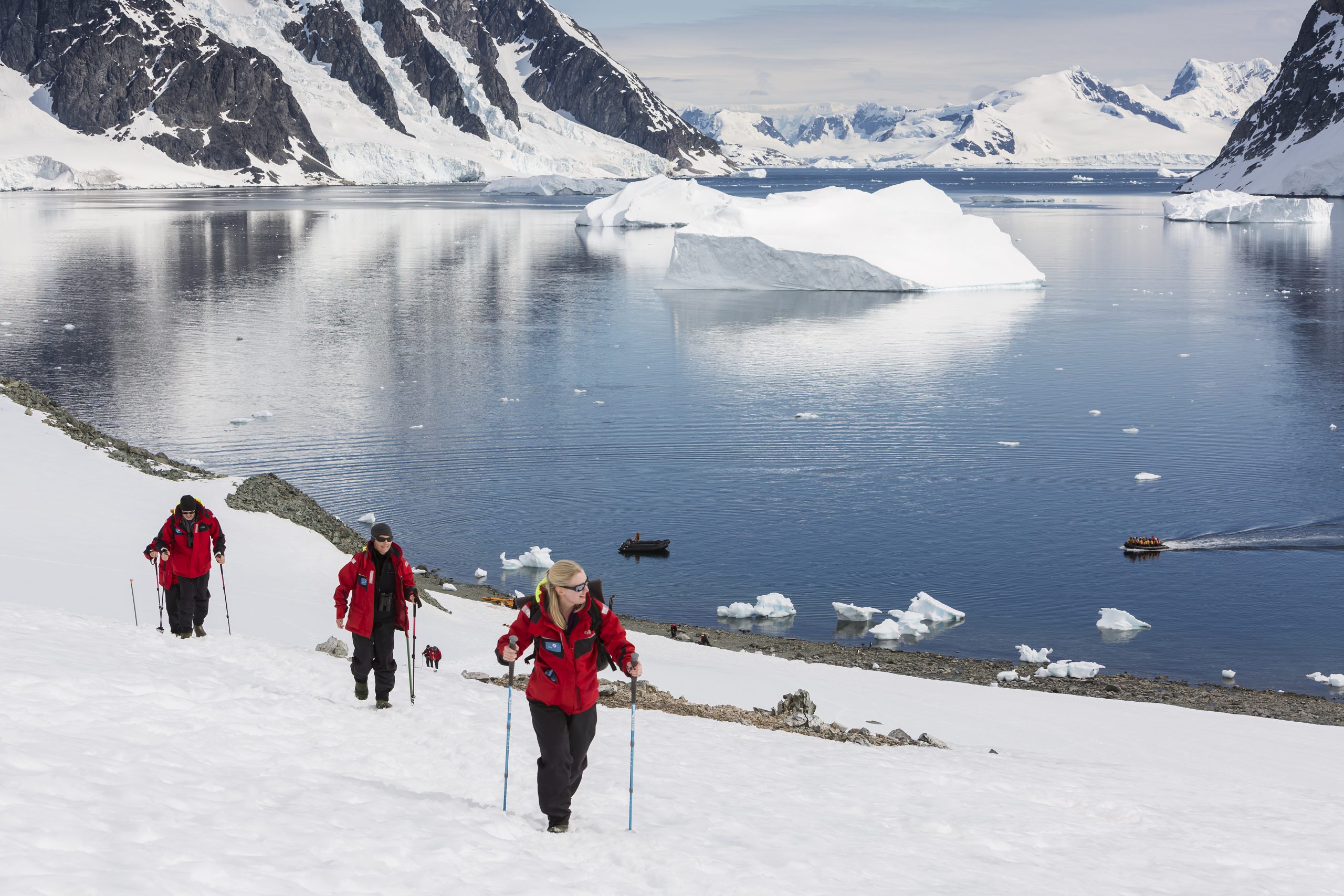 antarctica hiking tours