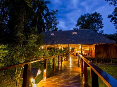 posada amazonas walk way